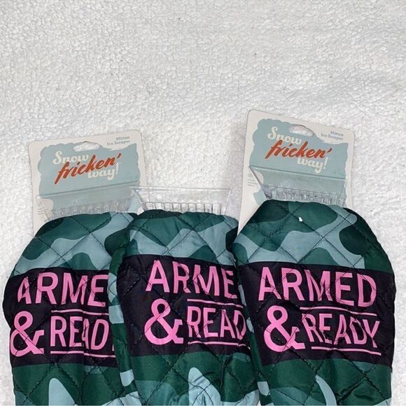 Mitten Ice Scraper.Armed & Ready - Picture 4 of 7